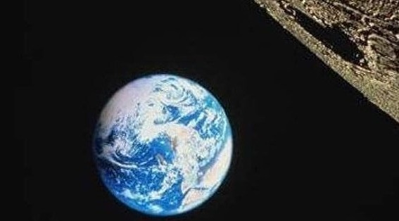 月と地球