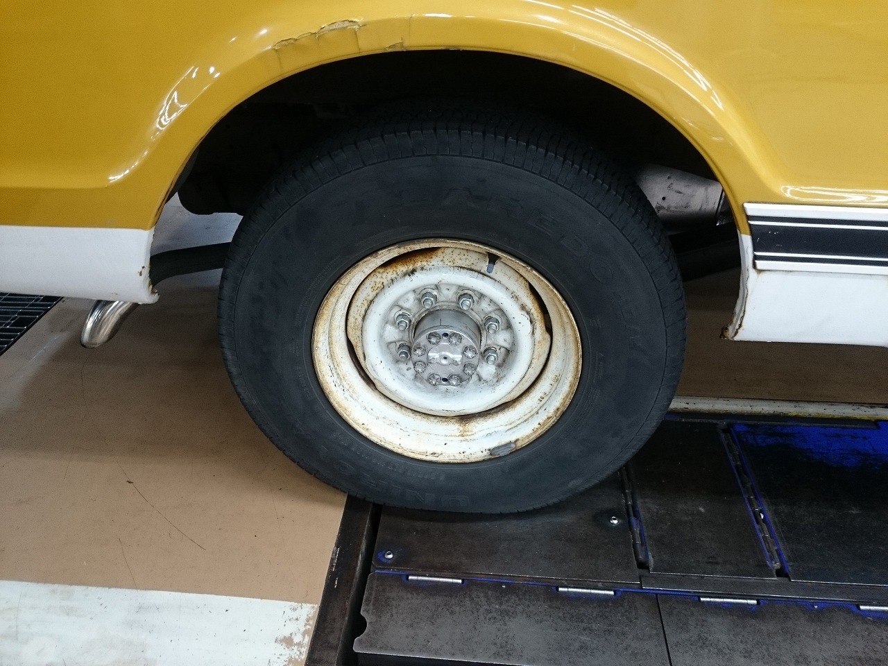 タイヤ ホイール交換 Diy レストアラーのアメ車修理生活