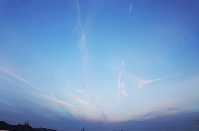 放射状飛行機雲
