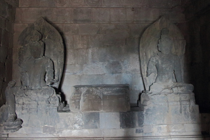 150718_Avalokitesvara-statues.jpg