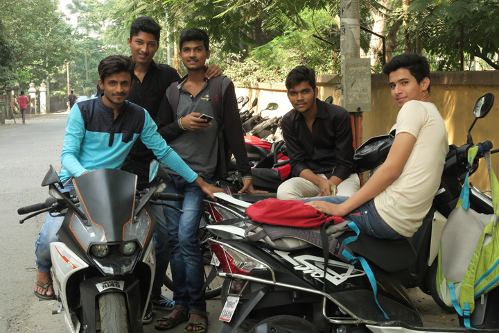151128_Indian-College-Boys.jpg