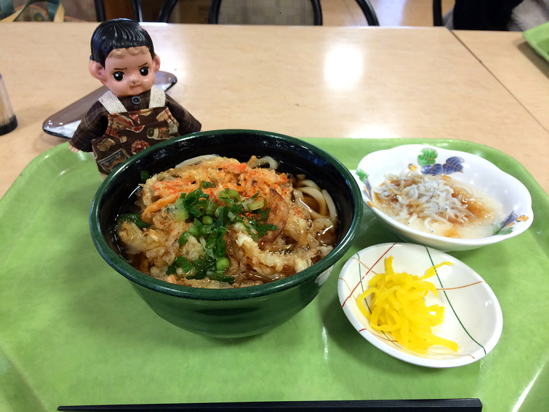 昭和レトロ博覧会　２７日　社員食堂でお昼ごはん