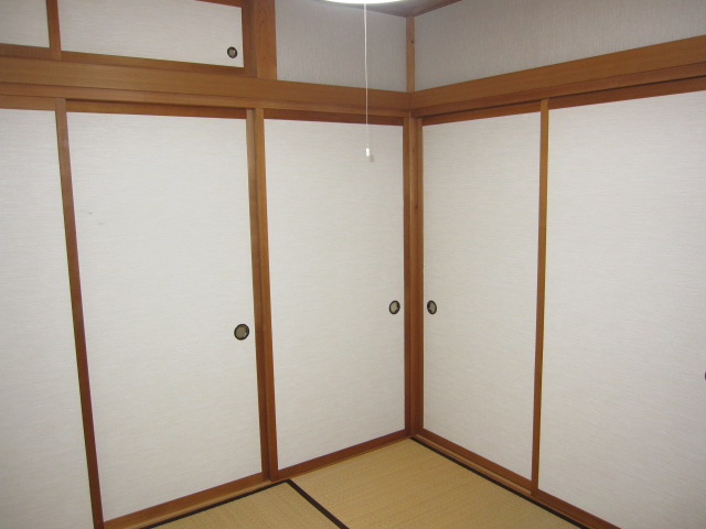埼玉県所沢市　空き室賃貸物件原状回復　和室襖張替え　作業完了後　１