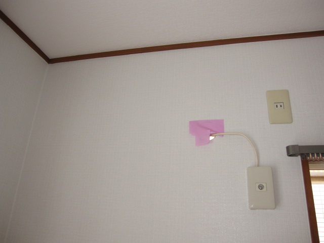 埼玉県所沢市　アパート　家庭用壁掛けエアコン新規取り付け　作業前　１