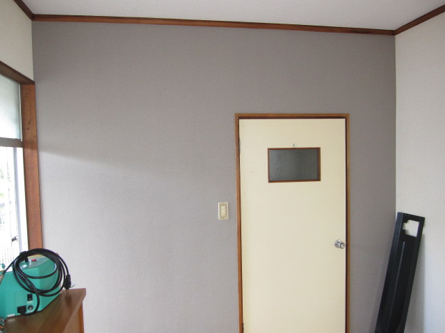 埼玉県所沢市　空き室賃貸物件原状回復２ＤＫクロス張替え　リビング壁：アクセントクロス施工　作業完了後　１