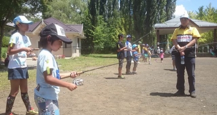 20150809-45-子供釣り教室キャスティング練習2.JPG