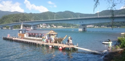 20150809-50-子供釣り教室実釣ありがたや桟橋へ1.JPG