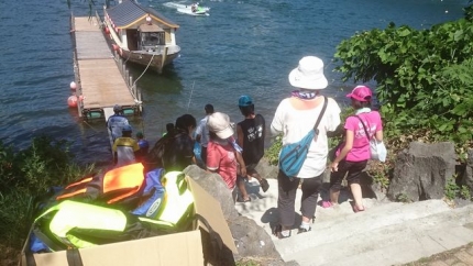 20150809-58-子供釣り教室実釣ありがたや桟橋へ3.JPG