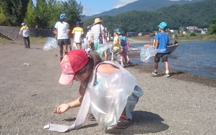 20150809-70-子供釣り教室湖岸清掃2.JPG