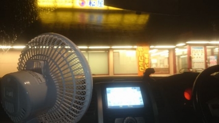 20150907松屋で扇風機.JPG