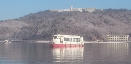 20160131山中湖しゅうすいやドーム船.JPG