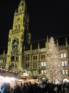 ミュンヘン市庁舎前のクリスマスツリー