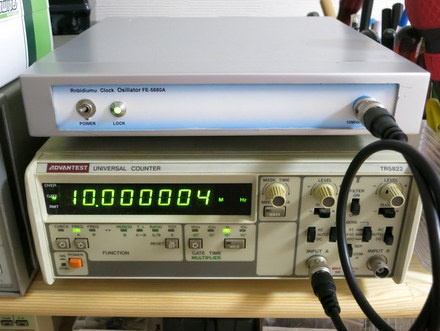 ルビジウムオシレーターで周波数カウンターの誤差を確認