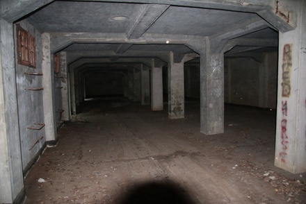 倉庫の内部