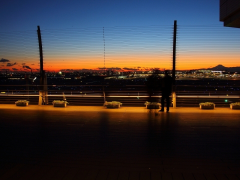 羽田空港の夕景
